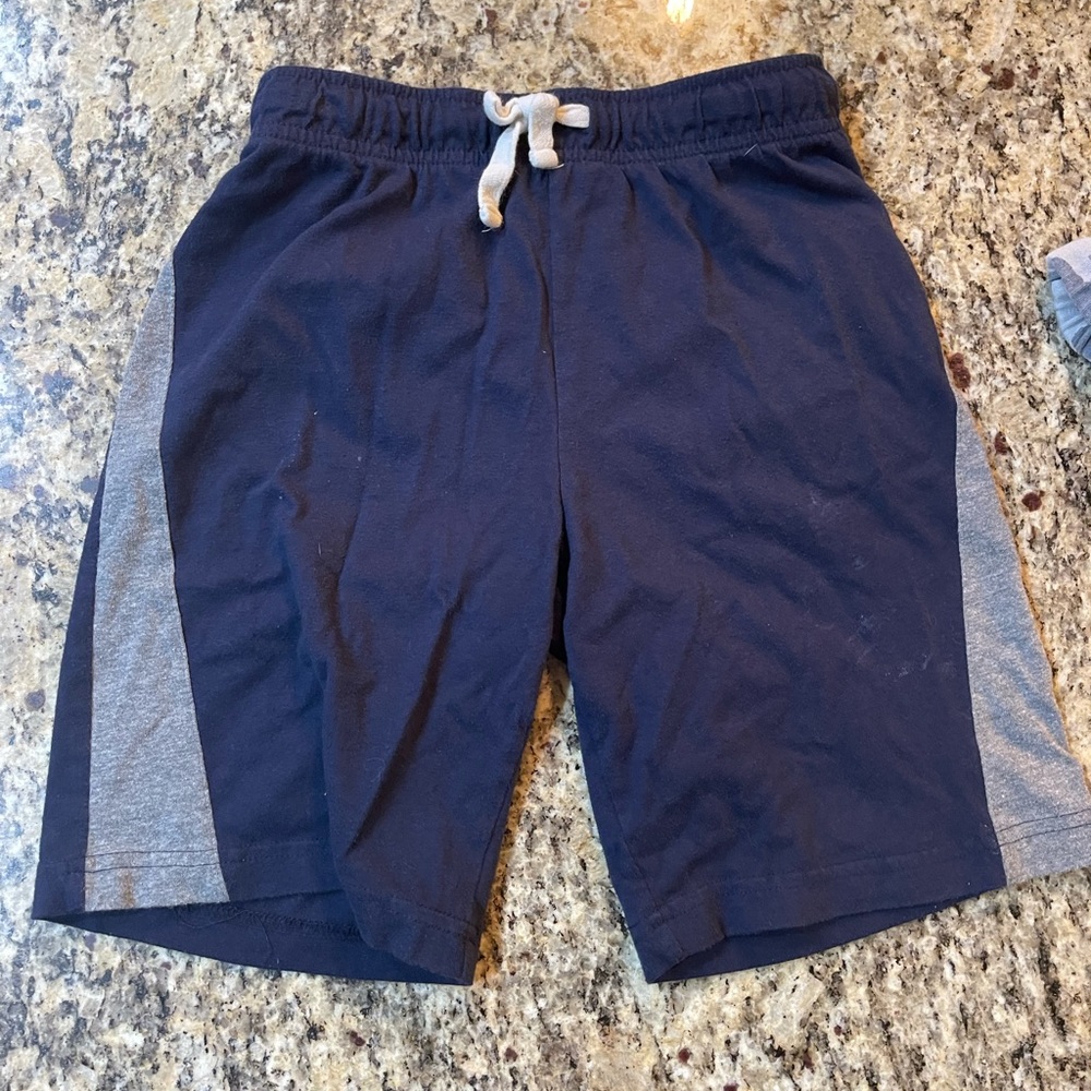 Place Sport kids shorts size 7/8.